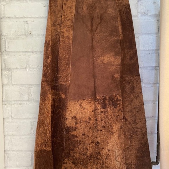 Save the Queen vintage leather skirt - Picture 4 of 11
